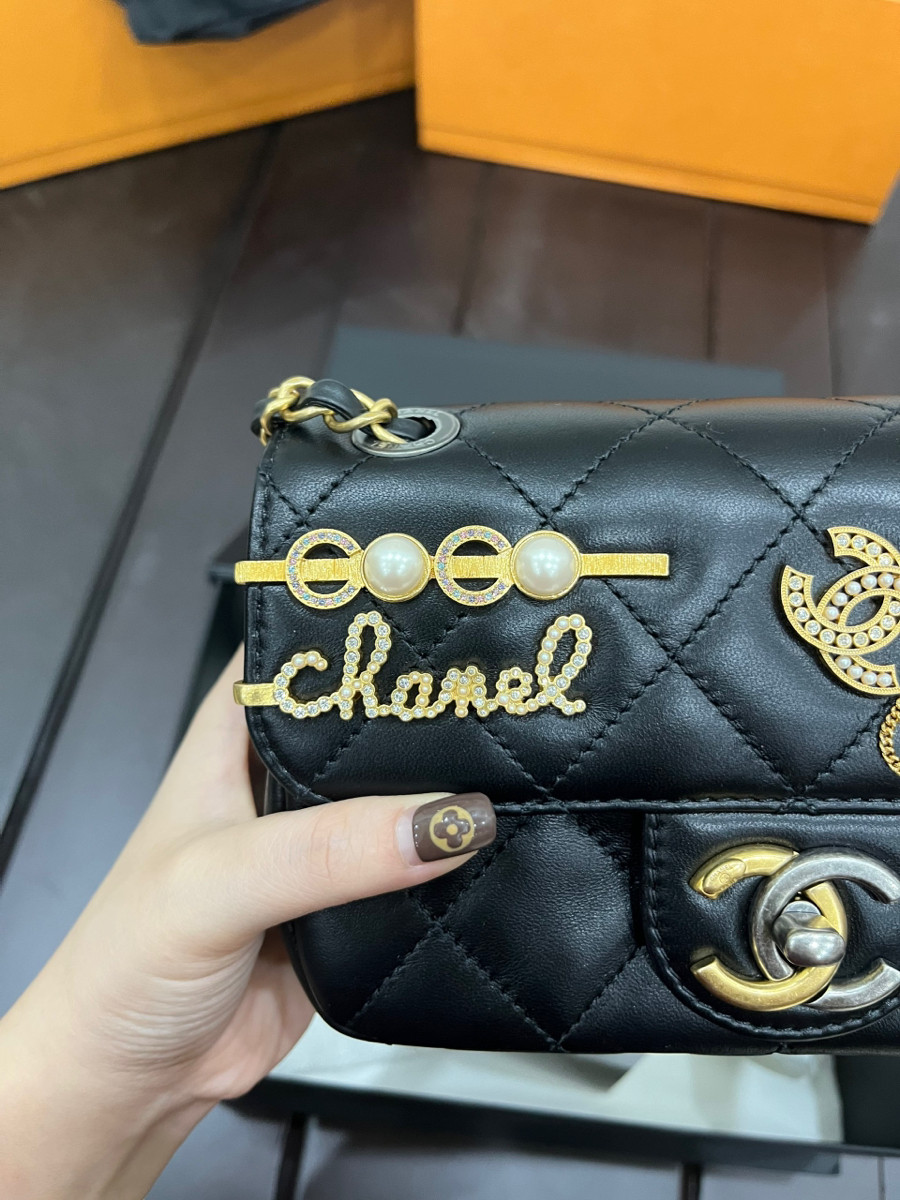 CHANEL CHARM LIMITED SZ 19cm