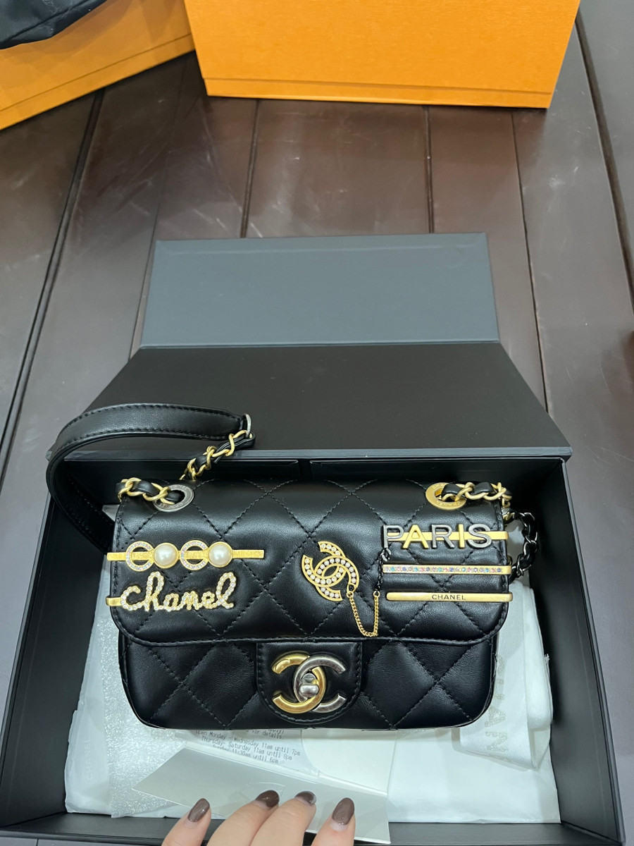 CHANEL CHARM LIMITED SZ 19cm