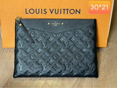 Pouch LV
