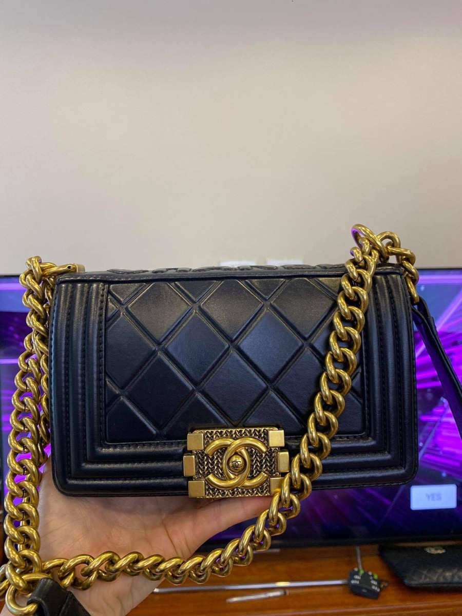 Chanel boy limited