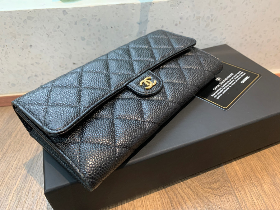 Ch..an..el Matelasse Caviarskin Wallet Black Gold Metal fittings 22xxx   . kèm box như hình nhé