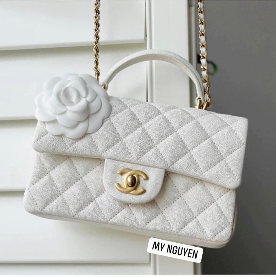 CHANEL Mini 8 handle caviar trắng