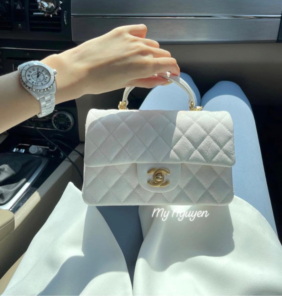 CHANEL Mini 8 handle caviar trắng