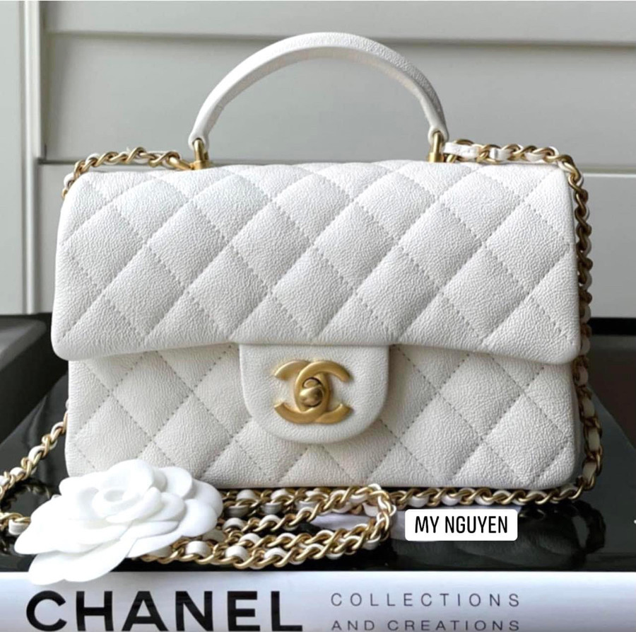 CHANEL Mini 8 handle caviar trắng