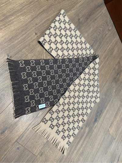 G U C C I  wool scarf beige. kích thước 180*25cm  Mua mới 11trc