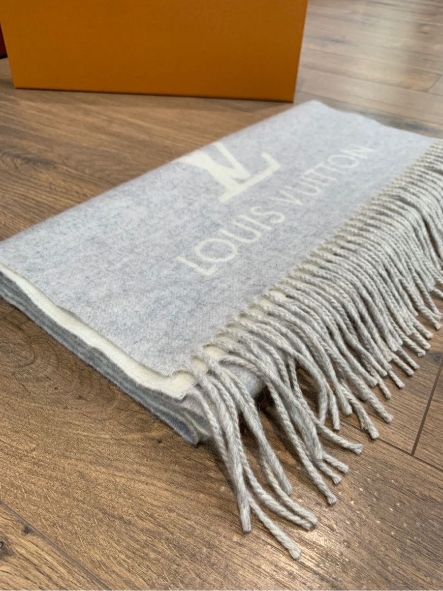 L o u i s V u i t t o n  Echarpe Reykjavik AB0198 Scarf Cashmere Grey còn tag vải  kèm box