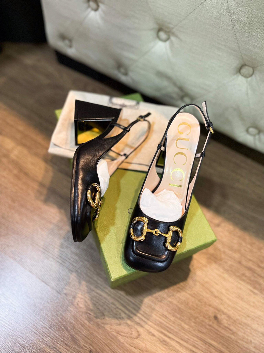 Sandanl gucci đen khoá vàng logo gót vuông sz 36  kèm box dust