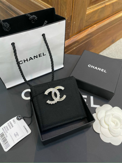 Chanel Silver 18p Large Cc Logo Crystal Brooch Charm