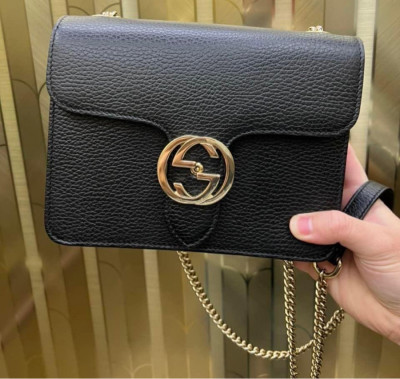 GUCCI BLACK INTERLOCKING LEATHER CHAIN CROSSBODY