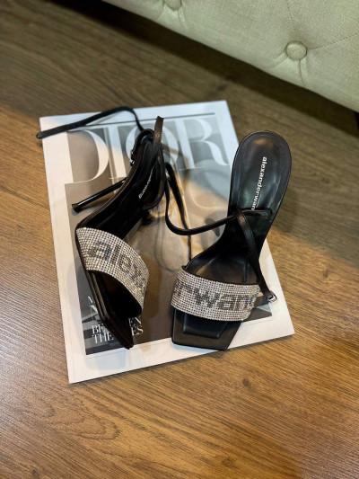 Sandal alexanderwang mũi vuông đen quai đá 10p