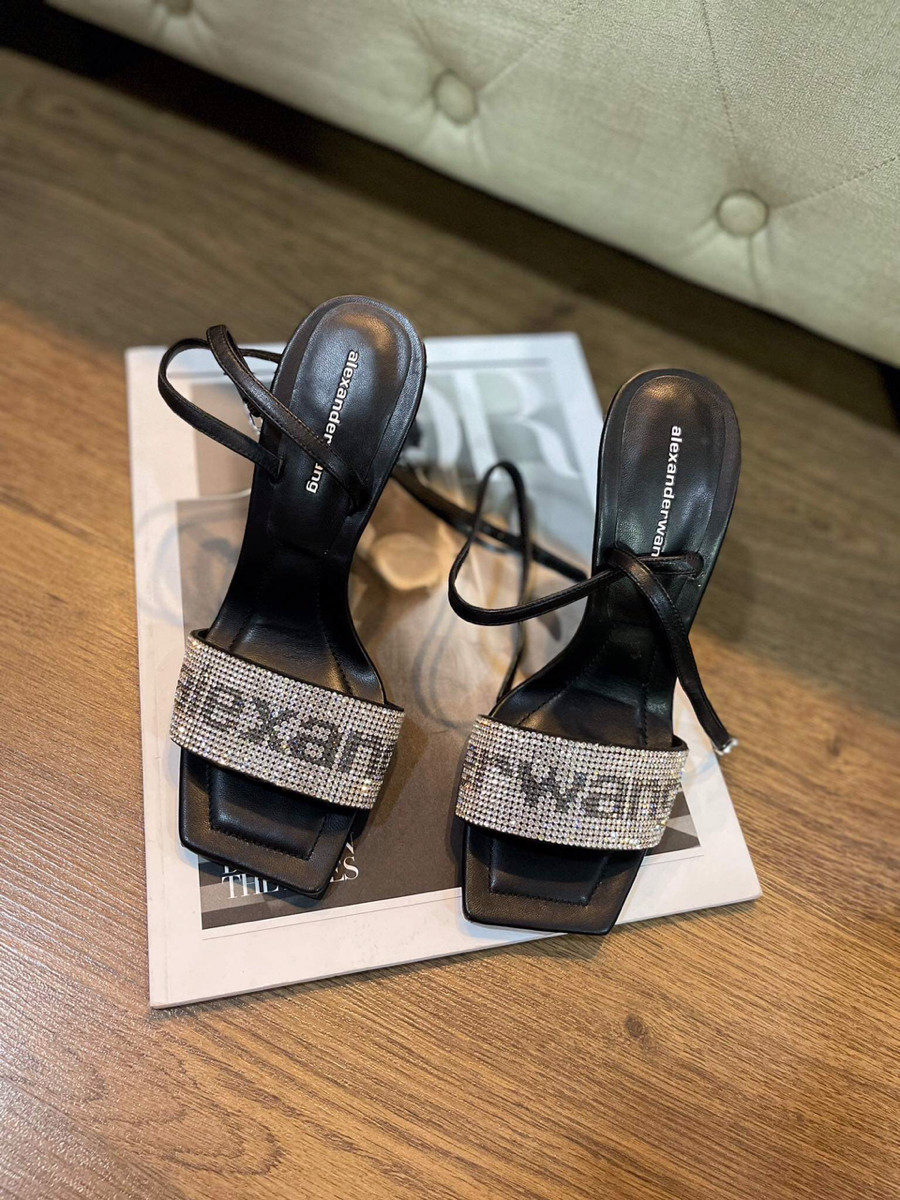 Sandal alexanderwang mũi vuông đen quai đá 10p