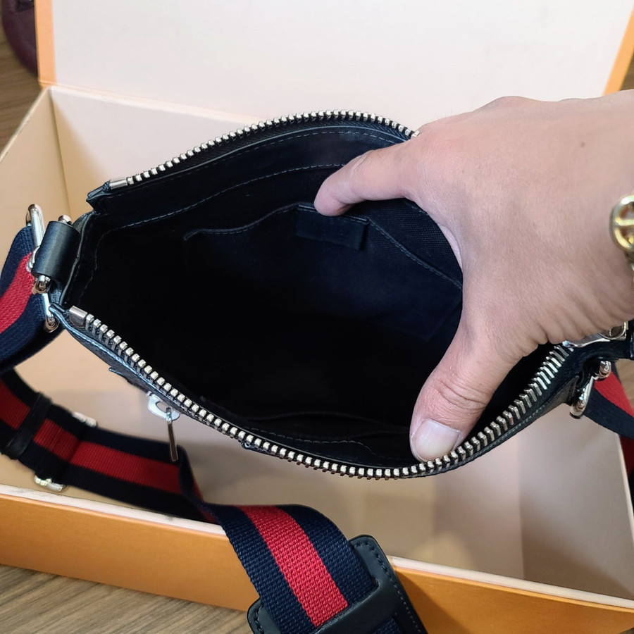 Túi GUCCI GG BLACK SMALL MESSENGER BAG