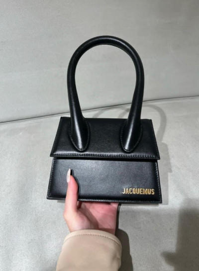 Jacquemus đen quai trơn sz 18