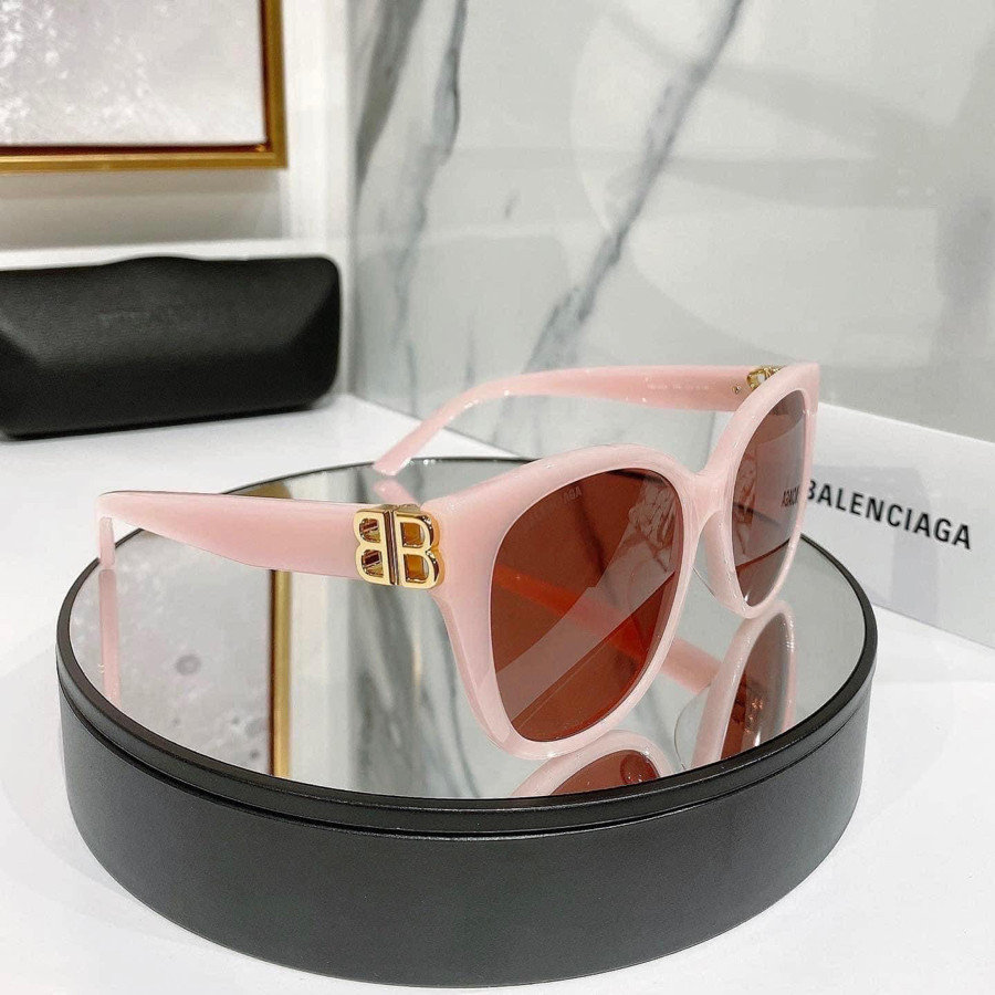 Kính Balenciaga hồng