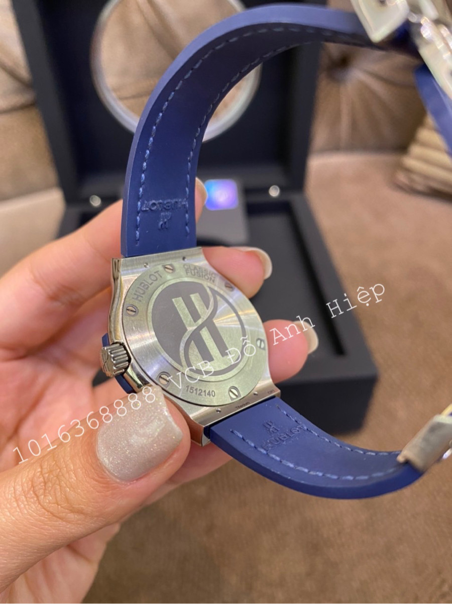 Hublot Classic Fusion Blue Titanium Diamonds 33mm