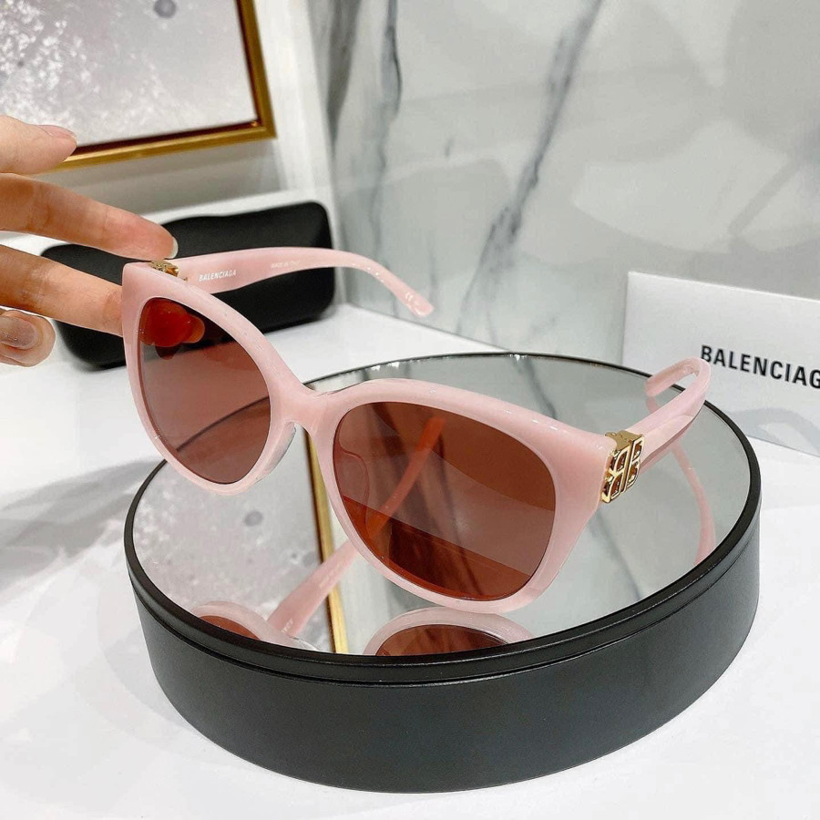 Kính Balenciaga hồng