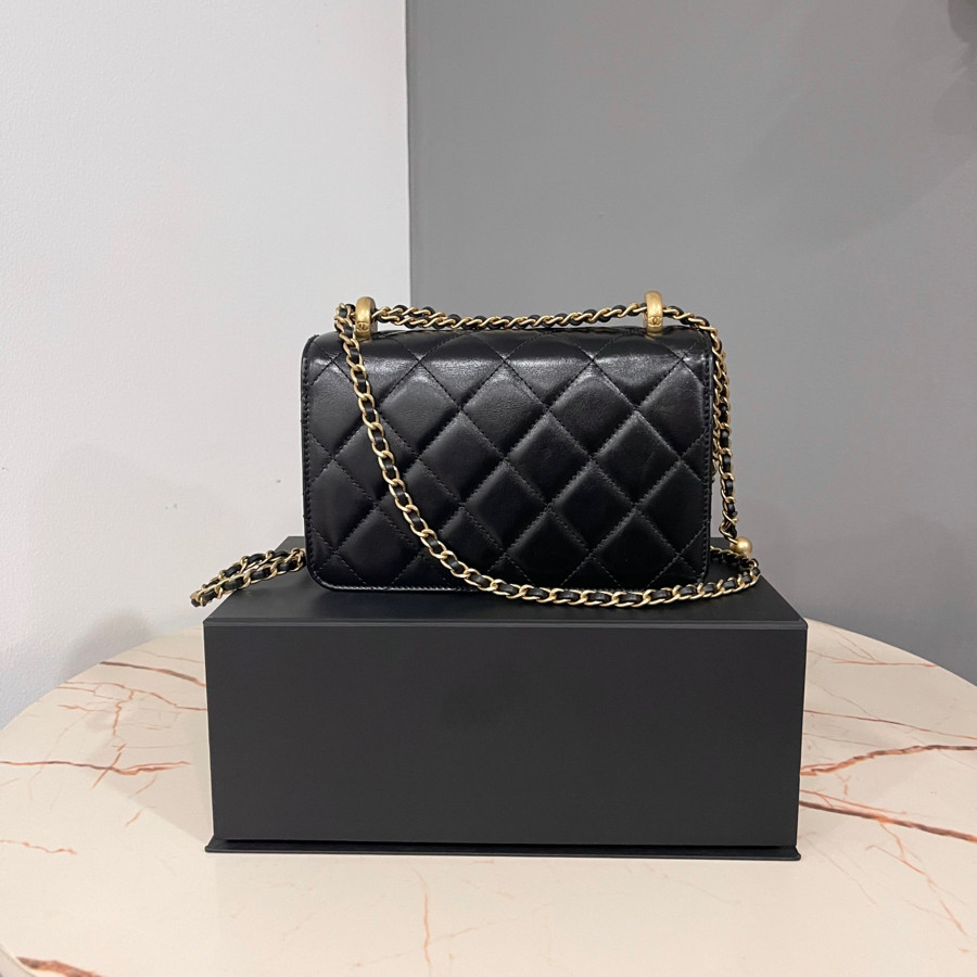 Chanel mini 8