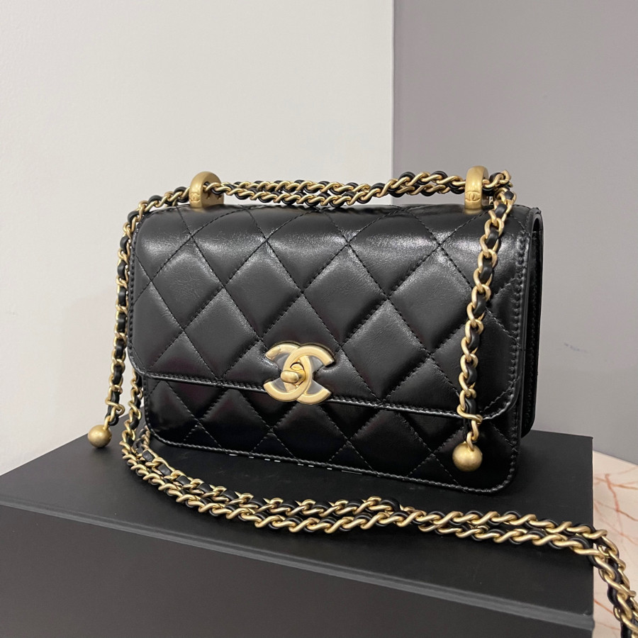 Chanel mini 8