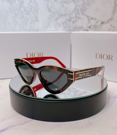 Kính Dior New