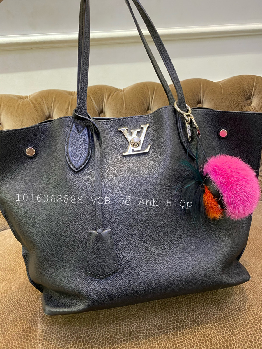 Túi Louis Vuitton Lockme Go Black Shw Bag
