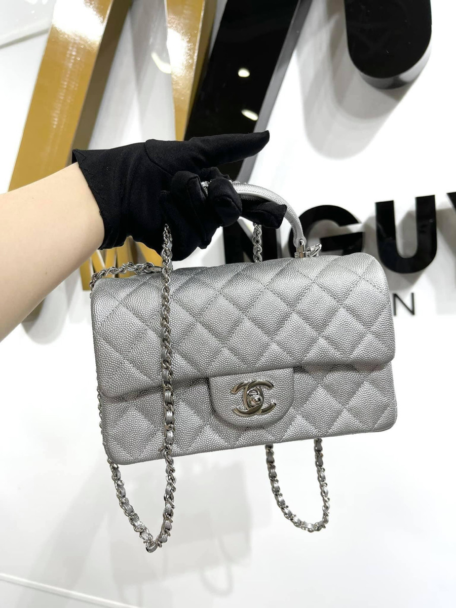 CHANEL mini 8in handle silver