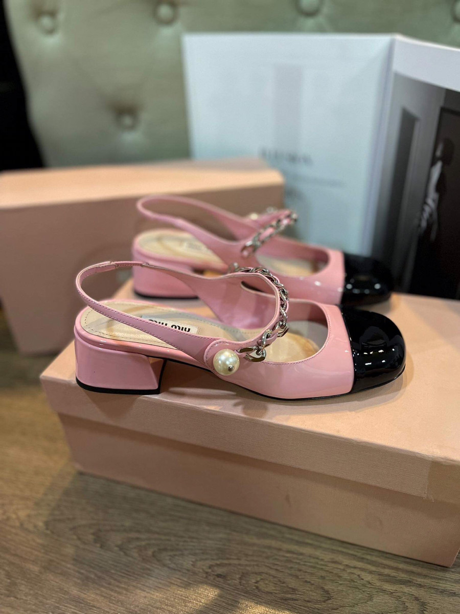 Sandal miu miu hồng đen sz 35 cao 5p likenew 99%