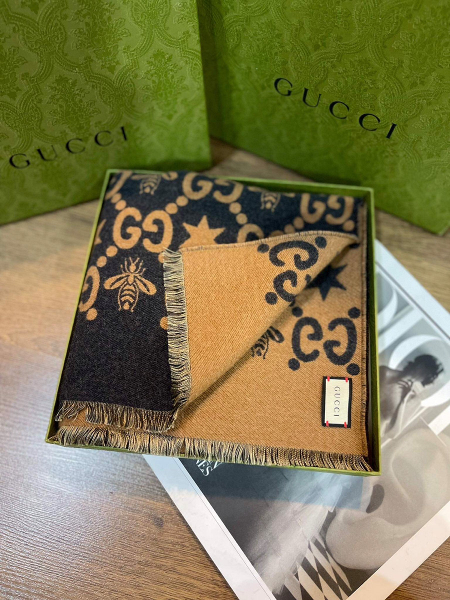 Khăn gucci đen logo chữ ong nâu tua rua sz 40x1m9