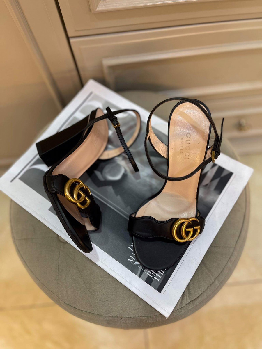 Sandal Gucci màu đen logo cao 10p