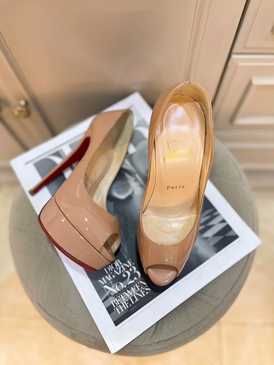 Giày louboutin nude hở mũi cao trước sau sz 35 cao 13p