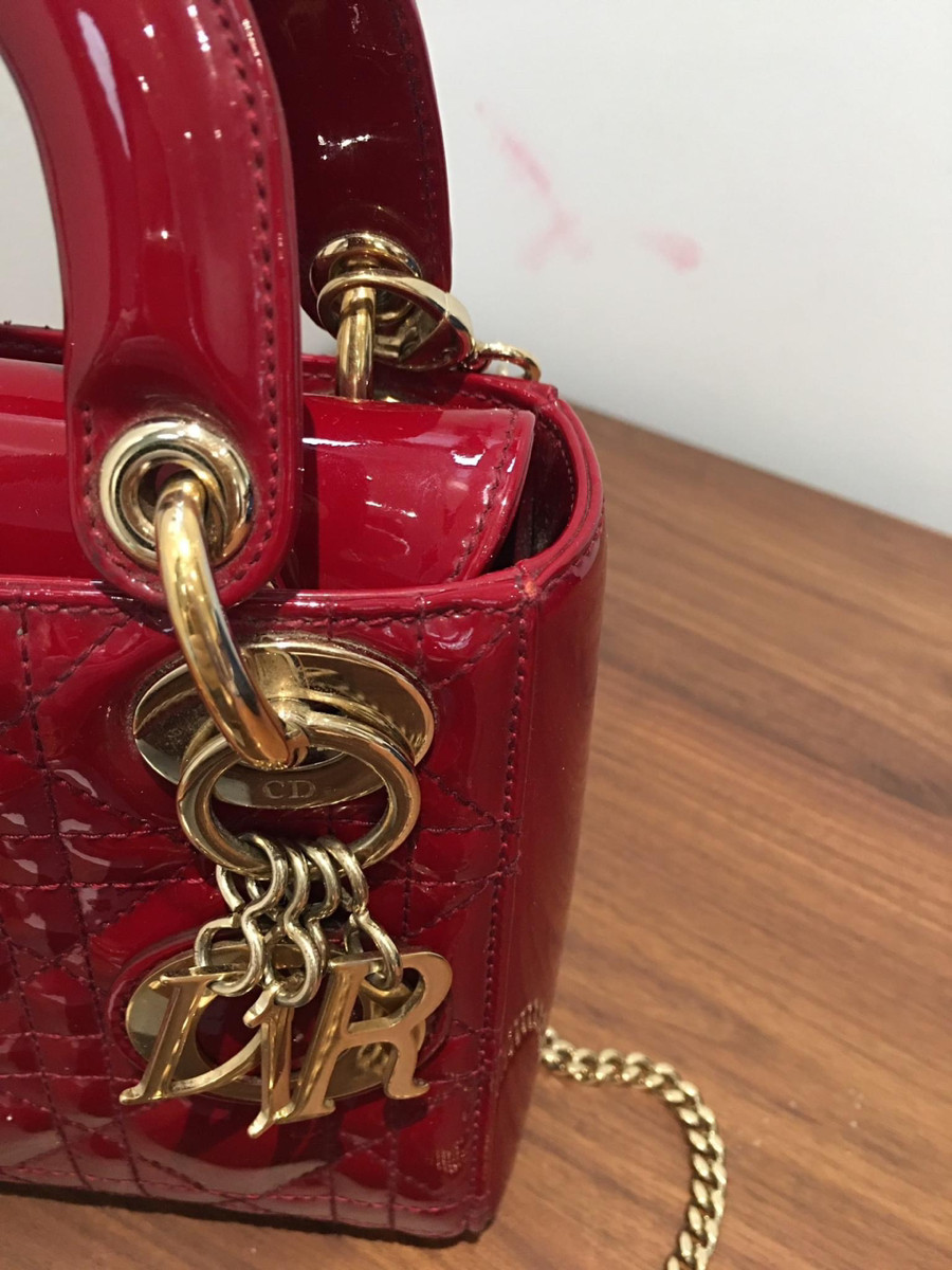 C h r i s t i a n D i o r Lady D i o r Cannage Patent leather 2way shoulder bag Red.   95%new-, có một vadi vết như e up ctiet ạ