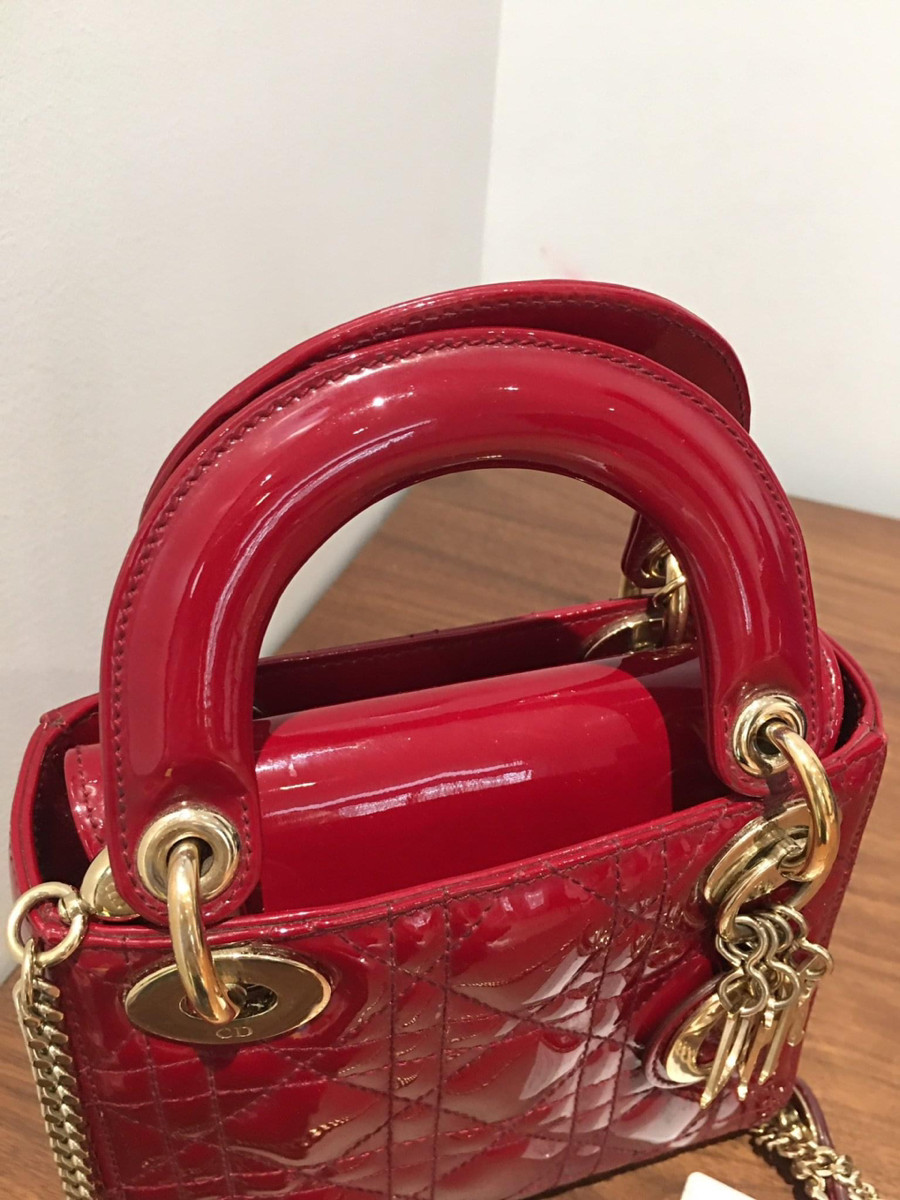 C h r i s t i a n D i o r Lady D i o r Cannage Patent leather 2way shoulder bag Red.   95%new-, có một vadi vết như e up ctiet ạ