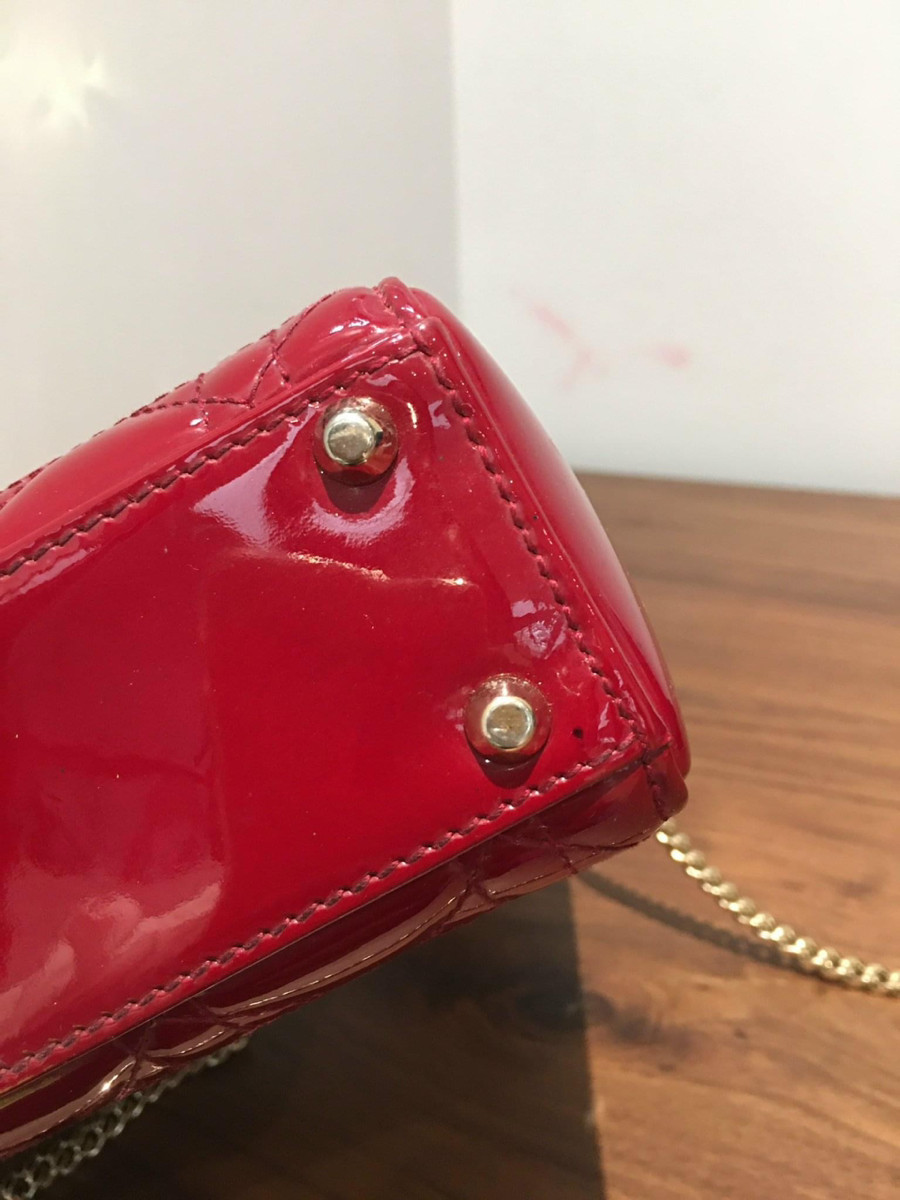 C h r i s t i a n D i o r Lady D i o r Cannage Patent leather 2way shoulder bag Red.   95%new-, có một vadi vết như e up ctiet ạ