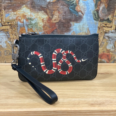 Gucci zippy wallet