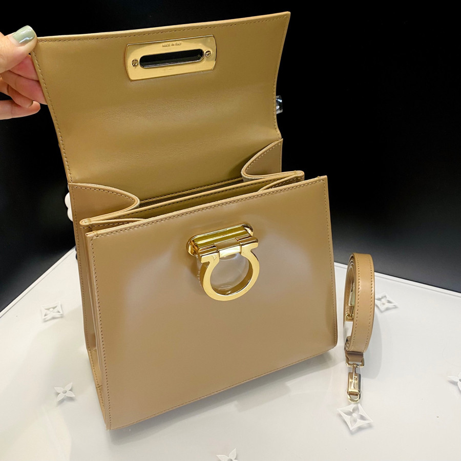 Túi Ferragamo salvatore