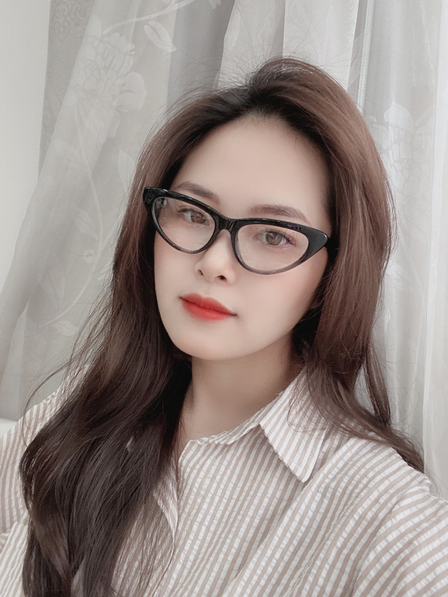 Kính cận Stella