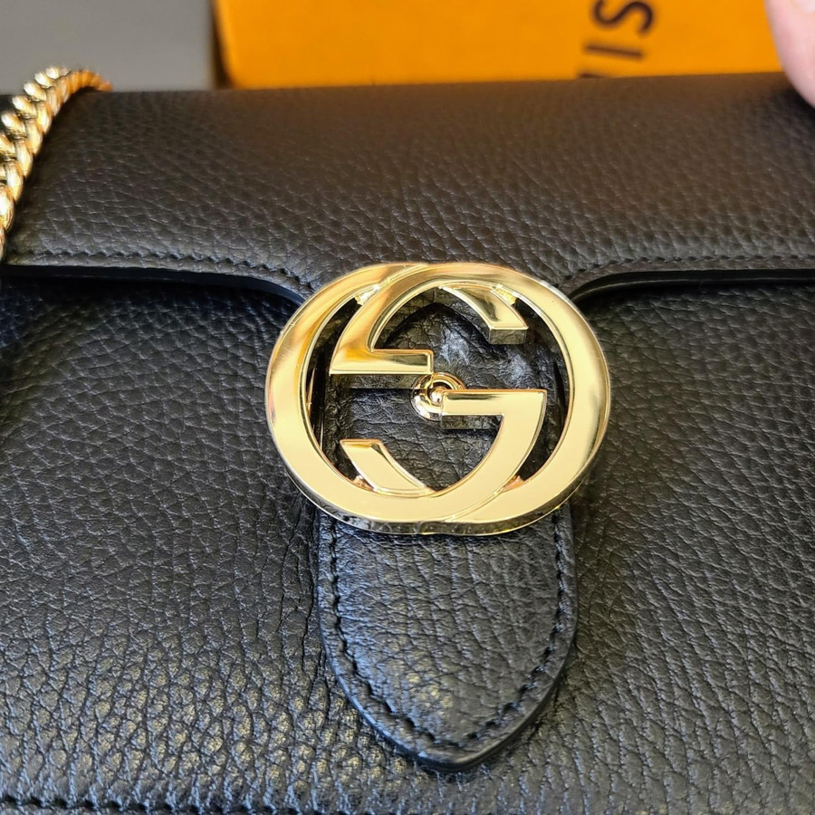 GUCCI BLACK LEATHER INTERLOCKING G CHAIN CROSSBODY BAG