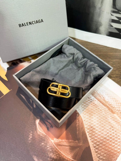 Vòng balenciaga logo vàng 2 vòng sz M kèm box