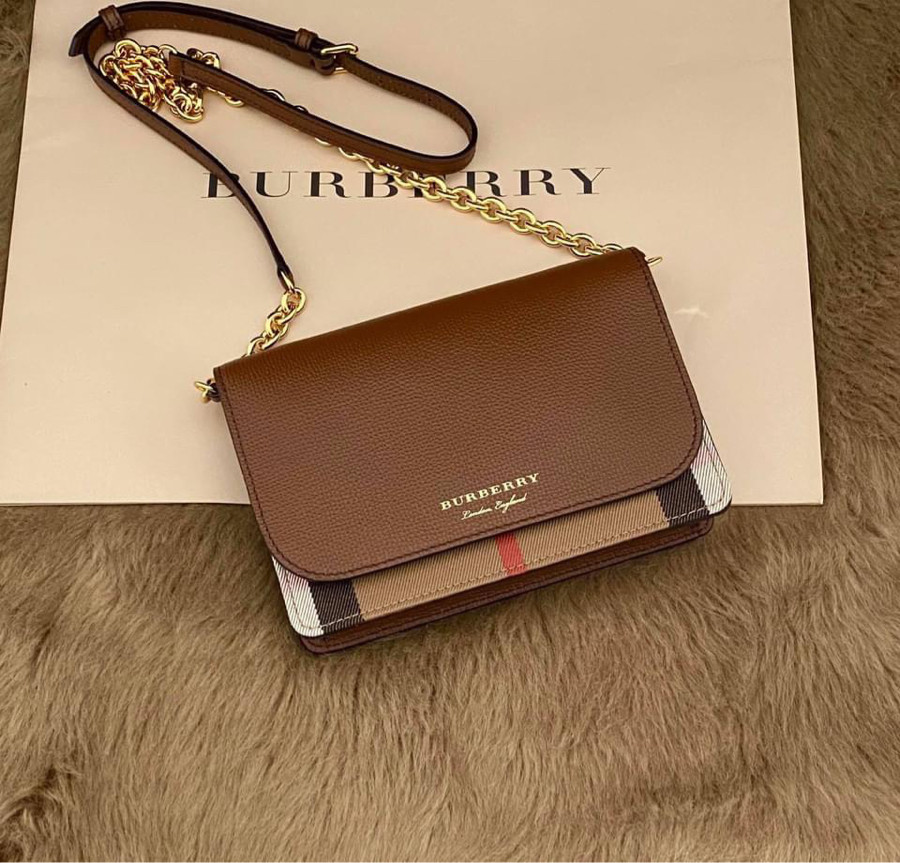 Túi Burberry