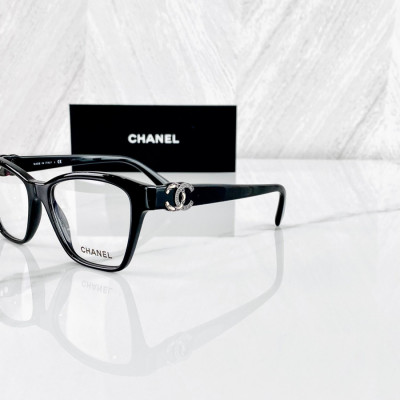 Kính cận Chanel 2022
