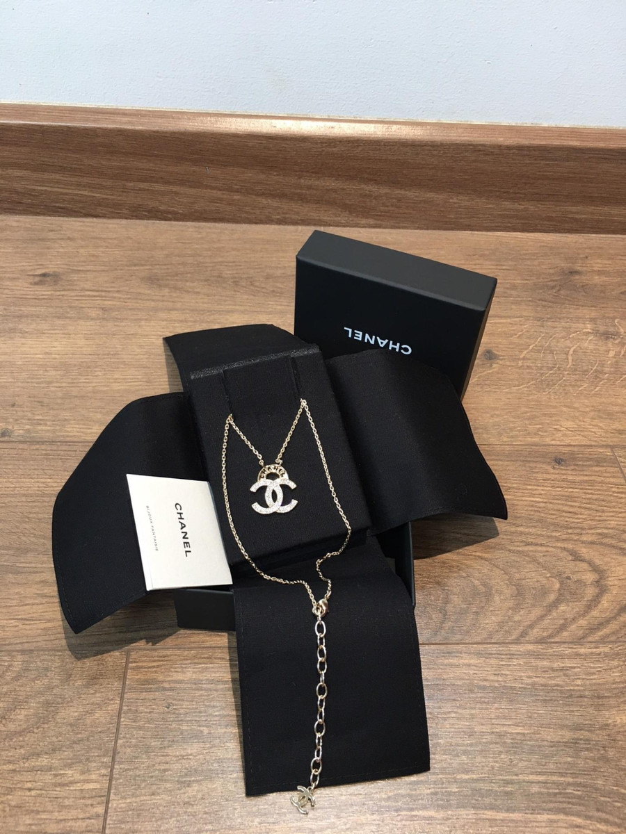 C h a n e l Coco Mark Bijou Necklace mặt siêu xinh   kèm pk như hình nhé.