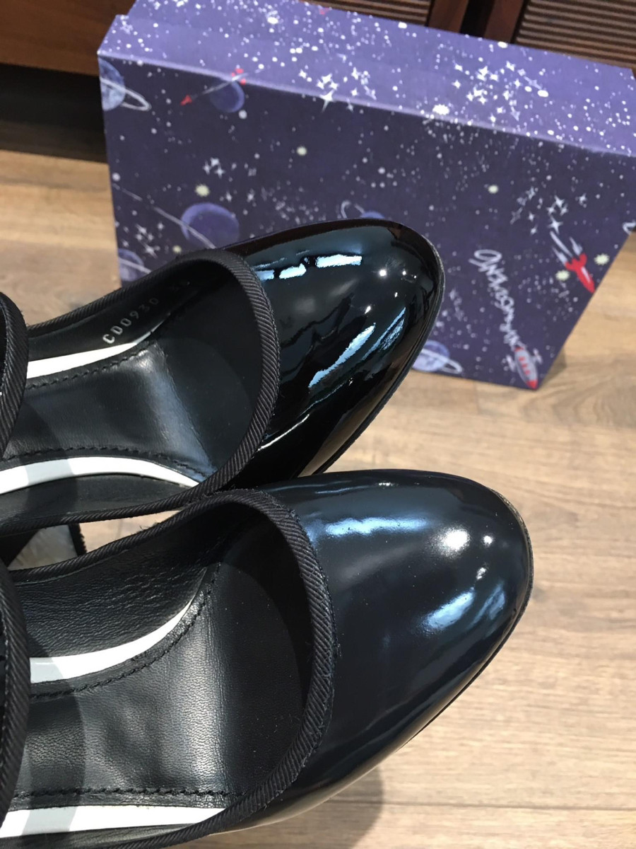 D o l c e & G a b b a n a Patent leather Pumps size 38 Ladies' Black gót kẻ ô vuông đen trắng làm điểm nhấn cho chiếc giày  . cao 11cm  . 95% new phần mũi 1 bên e có spa đẹp lại rồi nhé.