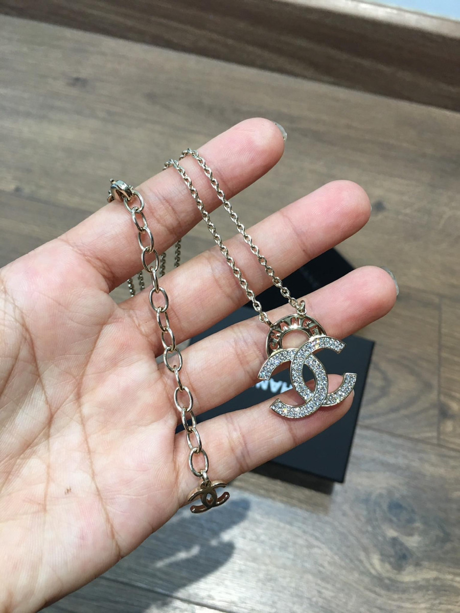 C h a n e l Coco Mark Bijou Necklace mặt siêu xinh   kèm pk như hình nhé.