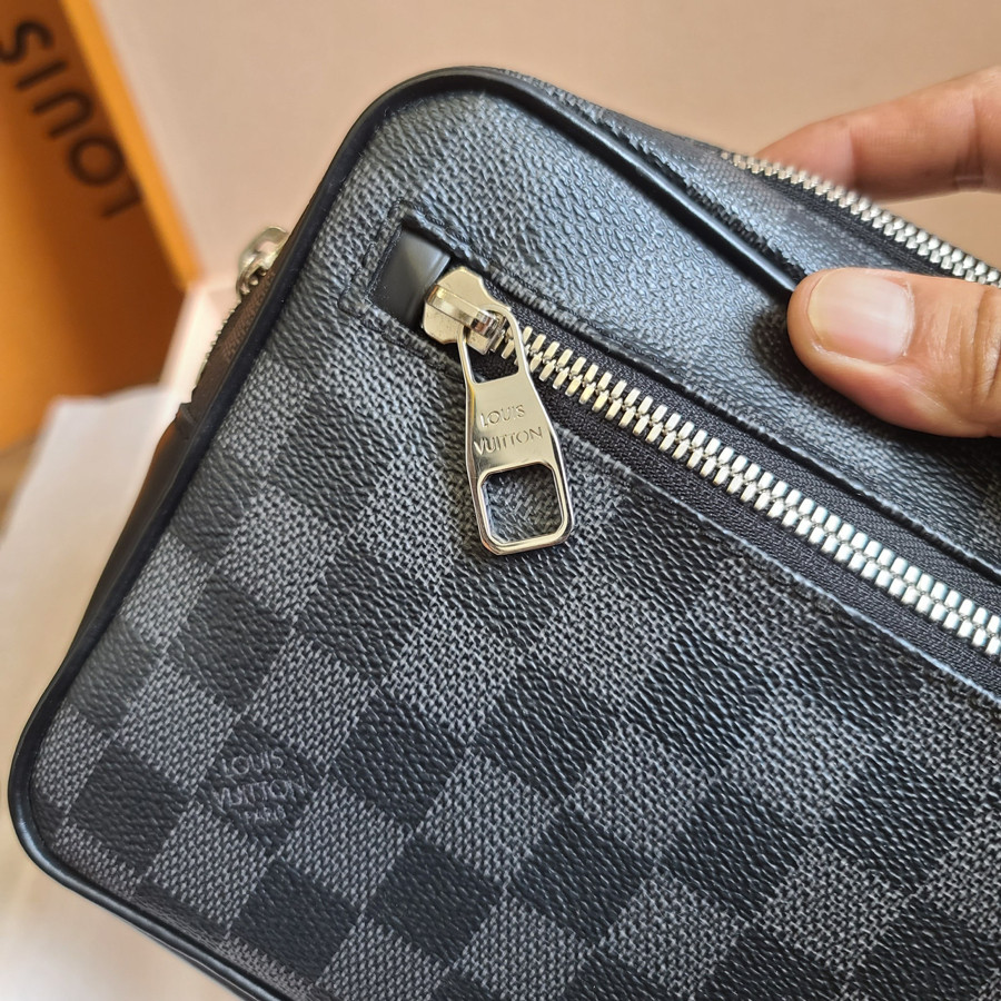 Louis Vuitton Damier Graphite Business Portfolio Clutch Case –