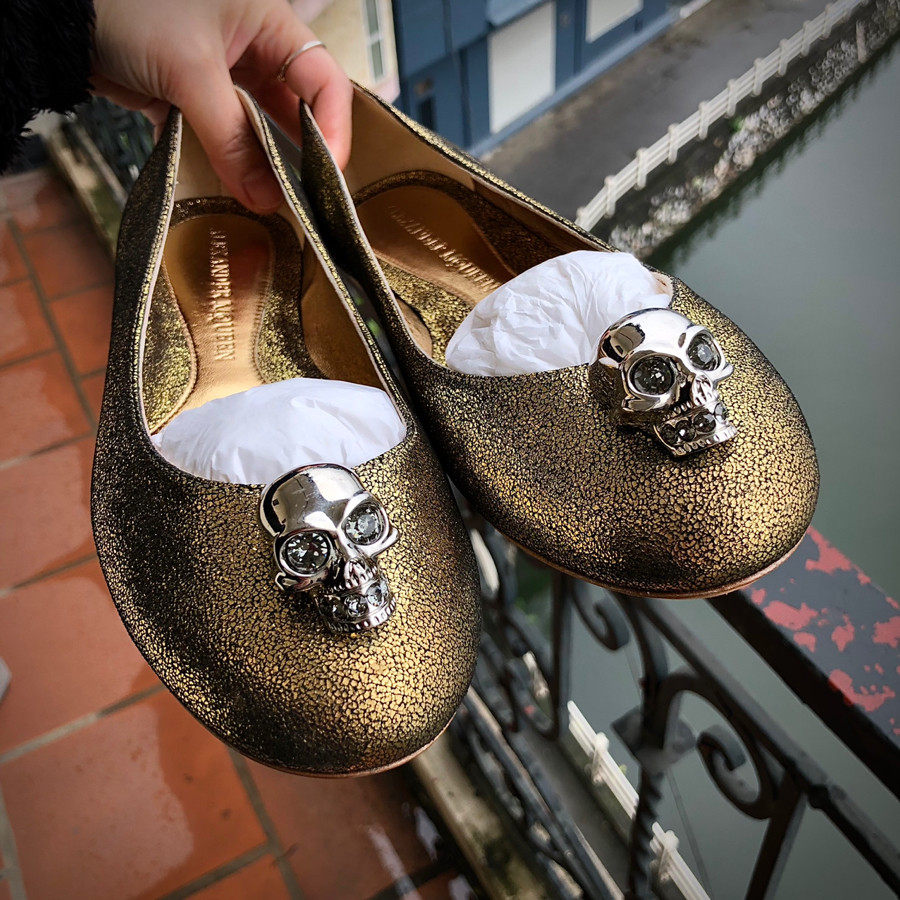 ❤Alexander Mc-Queen Gold Metallic Leather Flats with Skull sz 38,5: