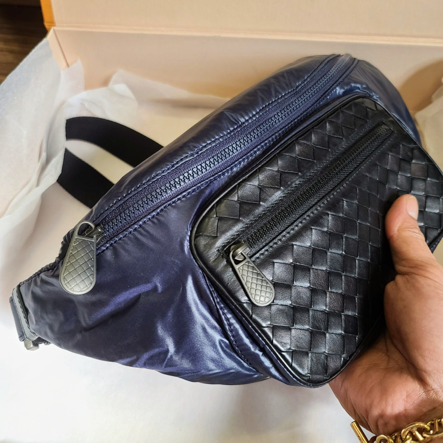 BOTTEGA VENETA SHADOW NERO SPINNAKER BELT BAG