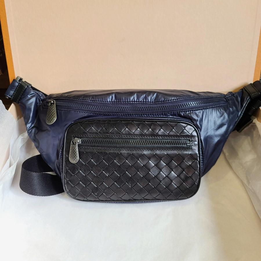 BOTTEGA VENETA SHADOW NERO SPINNAKER BELT BAG