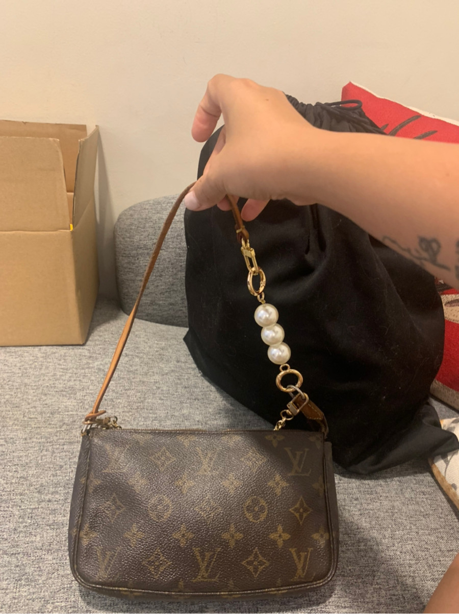 Kẹp nách LV sale rẻ