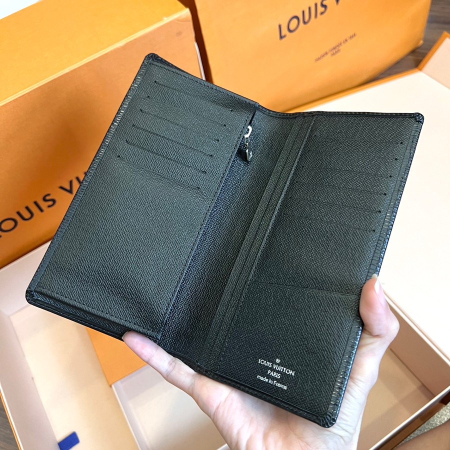 LV EPI LEATHER BRAZZA WALLET