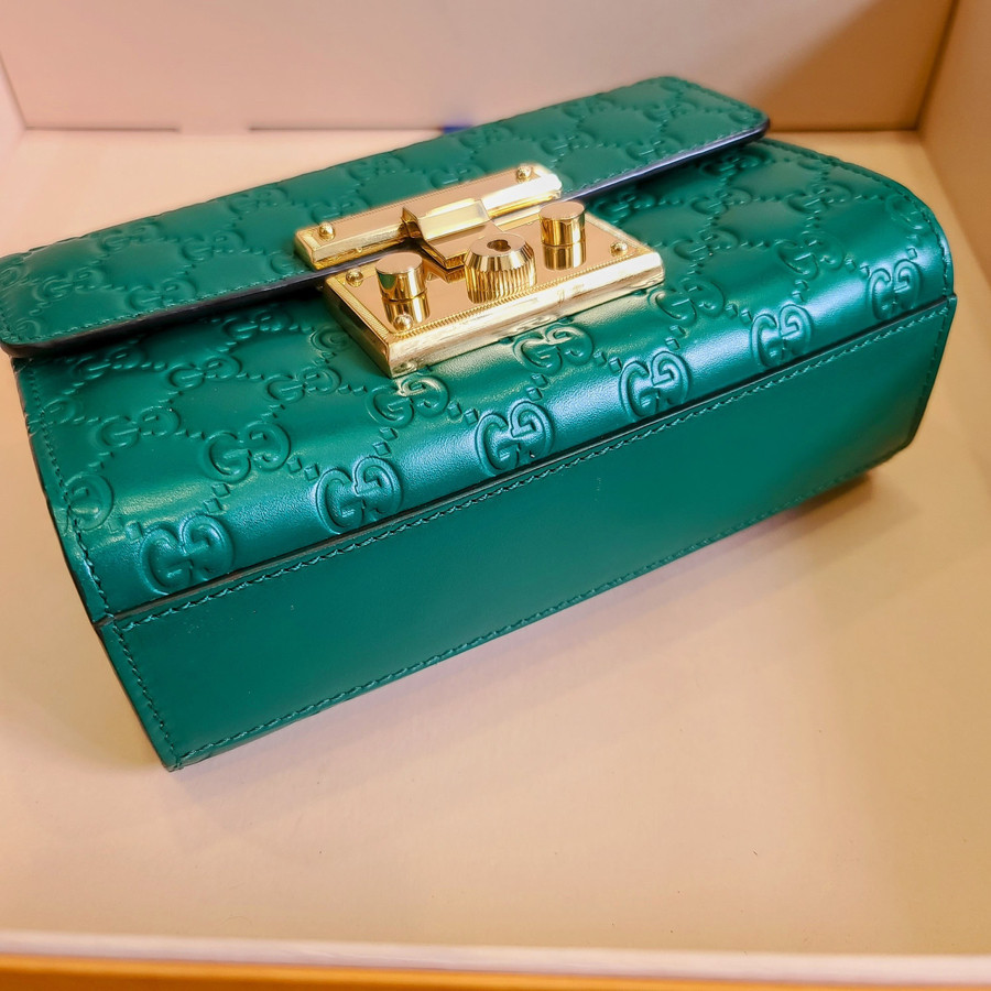 GUCCI GREEN PADLOCK SMALL GG SHOULDER BAG