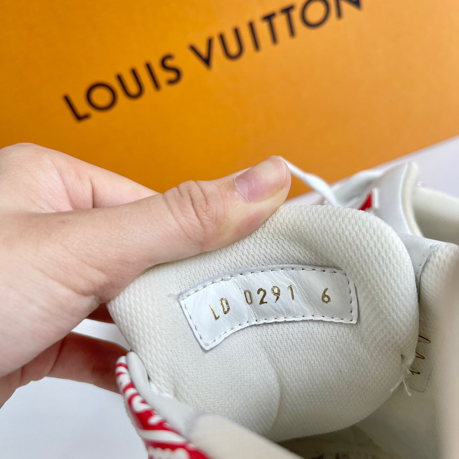 Snkr Lv nigo size 6